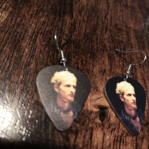 LAYNE STANLEY GUITAR PICK EARRINGS - NECKLACE SET